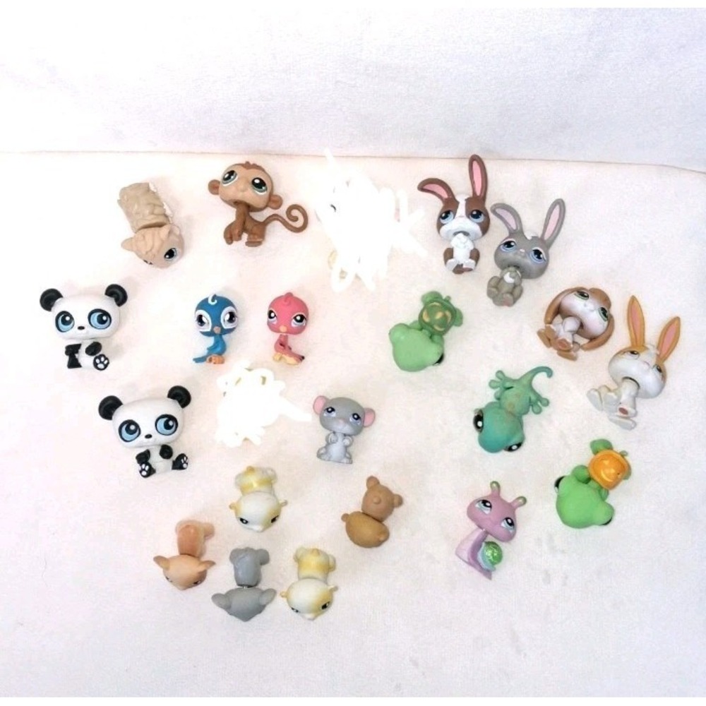 Littlest Pet Shop LPS Figures Lot Mixed Animals Mostly Magnets Played Condition
